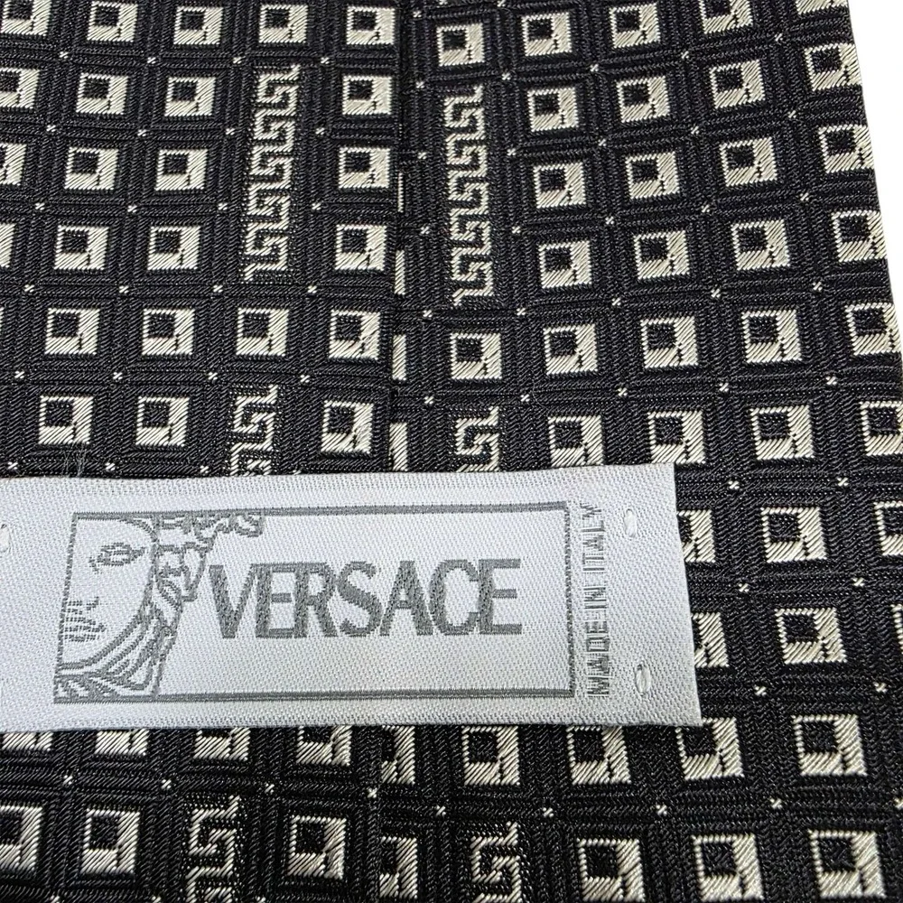 VERSACE Silk Medusa Pattern Mens Necktie Black Gold Made in Italy Luxury‎ Tie